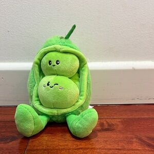 Giggle Scape 2 Peas in a Pod Stuffed Animal Toy
